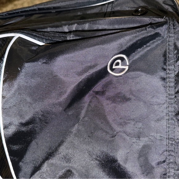 Protege 28 Sports Black Duffel Bag - Picture 5 of 11